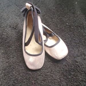 Girl's ballet flats
